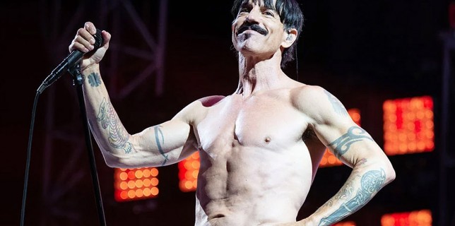 Anthony Kiedis, de los Red Hot Chili Peppers, me inicié en las drogas porque era Peligroso