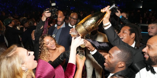 Beyonce arrasa en los Grammys y hace historia