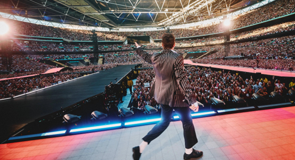 Harry Styles revive Two Ghosts el día de la boda de Taylor Swift