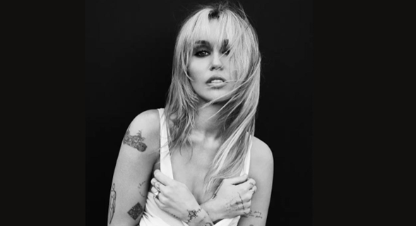 MILEY Cyrus  lanza Bass Persuades